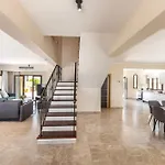Willa Sunnyvillas: 4br Seafront Villa*private Pool*bw44 Protaras